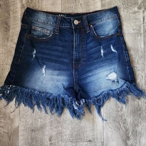 No Boundaries Frayed Hem Jean Shorts